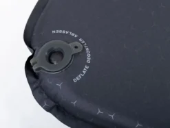 Exped SIM 3.8 LW Zelfopblazende Slaapmat -OASE Winkel 1441 1900 sim black valve close 1