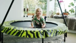 EXIT TOYS Exit Tiggy Junior Trampoline Met Beugel - Ø 140 Cm - Groen -OASE Winkel 675 1200 exit 10 00 75 40 int 7