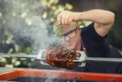 Everdure Fusion Houtskool Barbecue -OASE Winkel 800 1200 brand shoot heston blumenthal 6