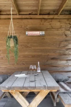 Eurom Golden 2000 Ultra RCD Terrasverwarmer -OASE Winkel 900 600 8713415333893 golden 2000 ultra rcd sfeer 3