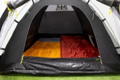 Kampa Brighton Grey 3 Tunneltent - 3 Persoons 9 Kampa Brighton Grey 3 Tunneltent - 3 Persoons -OASE Winkel brightongrey3 4