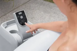 Bestway Lay-Z Spa Bali AirJet Opblaasbare Spa - 4 Persoons -OASE Winkel lay z spa bali airjet opblaasbare spa 4 persoons 39